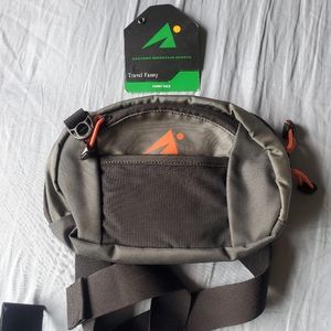 Eastern Mountain Sports fanny bag